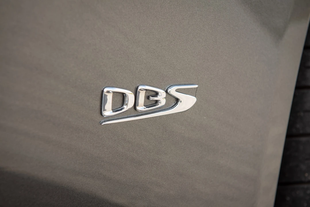 2019 Aston Martin DBS Superleggera - Image 26 of 31