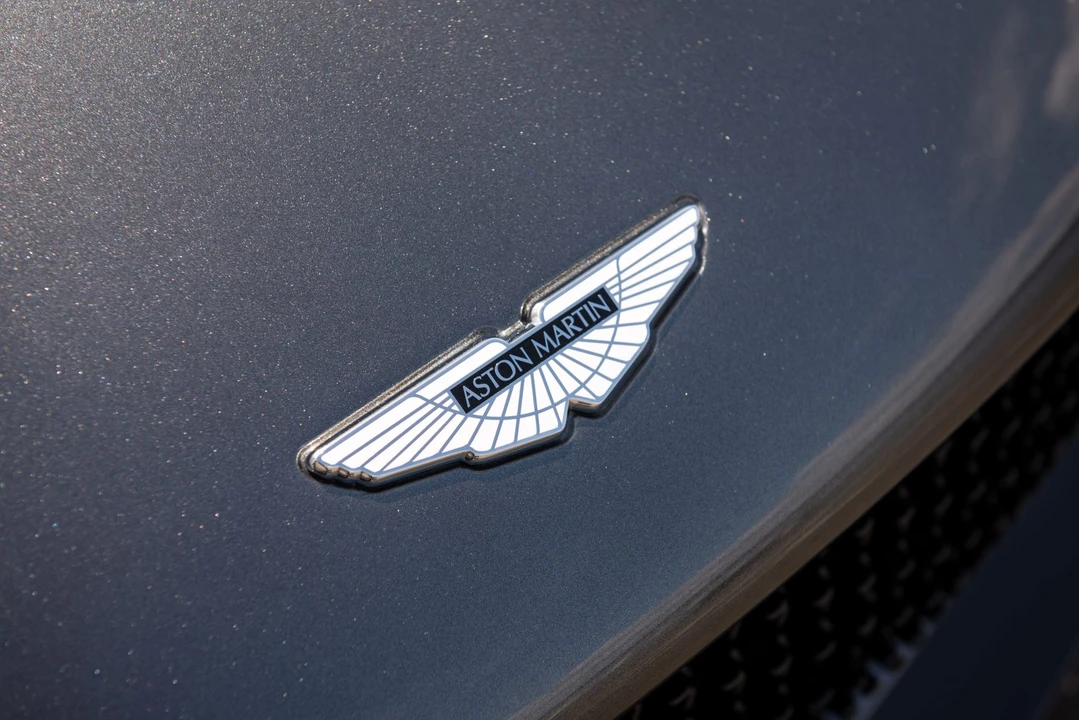 2019 Aston Martin DBS Superleggera - Image 23 of 31