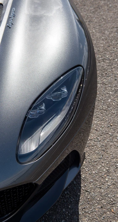 2019 Aston Martin DBS Superleggera - Image 12 of 31