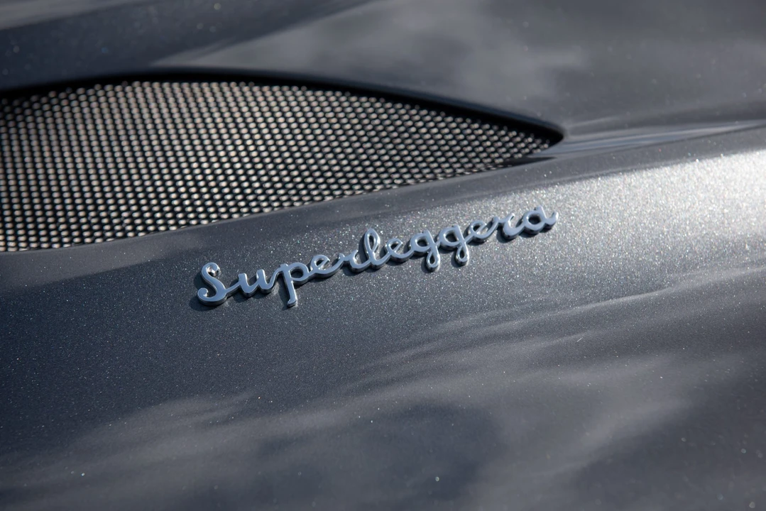 2019 Aston Martin DBS Superleggera - Image 25 of 31