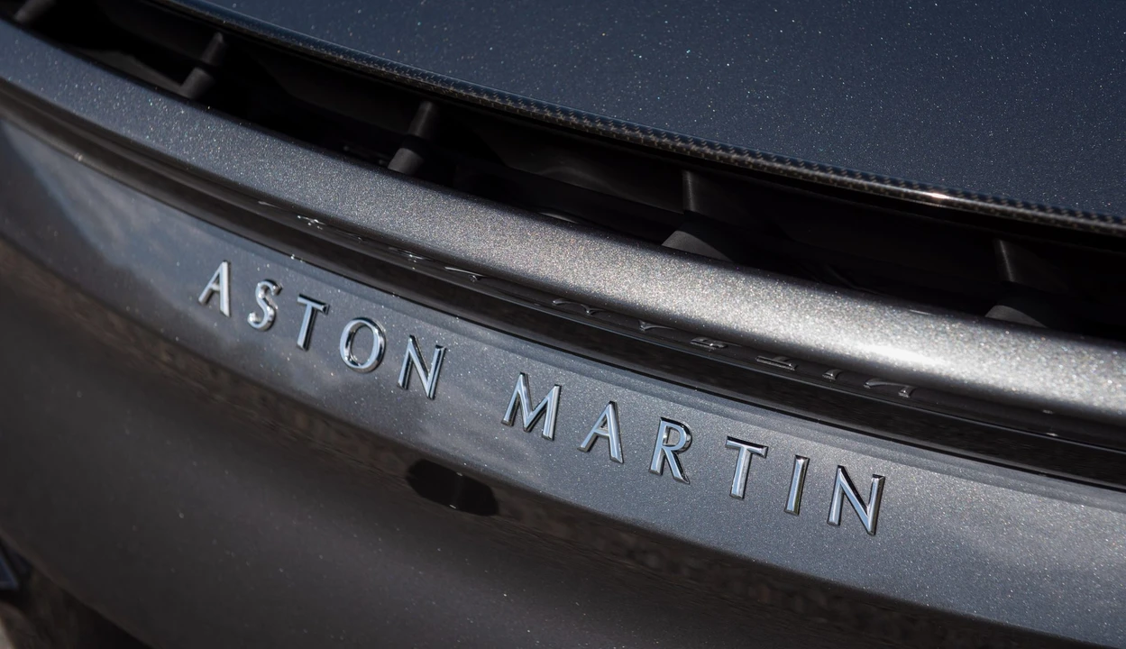 2019 Aston Martin DBS Superleggera - Image 22 of 31