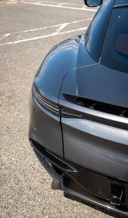 2019 Aston Martin DBS Superleggera - Image 17 of 31