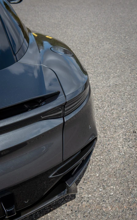 2019 Aston Martin DBS Superleggera - Image 18 of 31