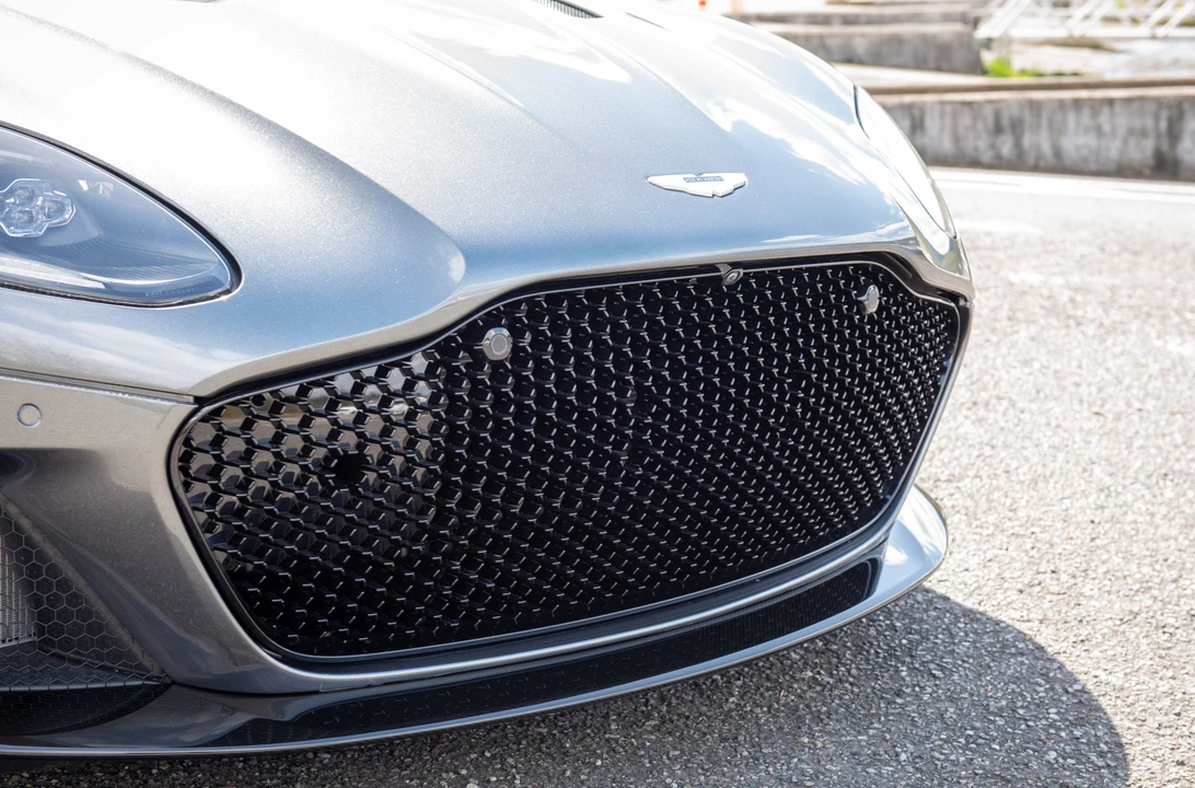 2019 Aston Martin DBS Superleggera - Image 9 of 31