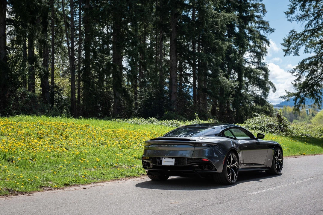 2019 Aston Martin DBS Superleggera - Image 8 of 31