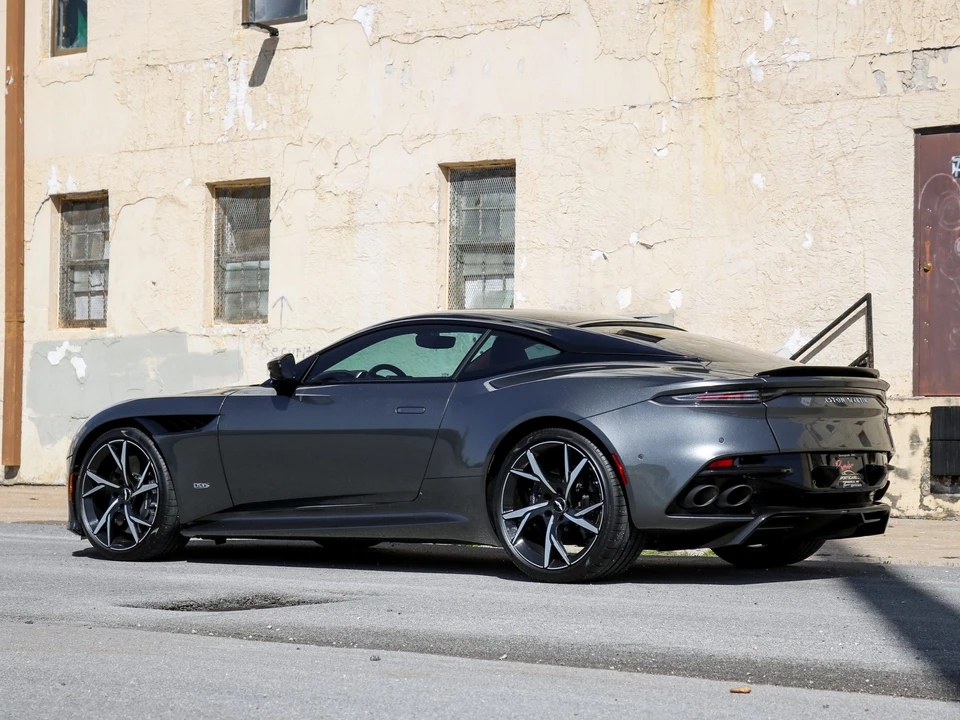 2019 Aston Martin DBS Superleggera - Image 17 of 31