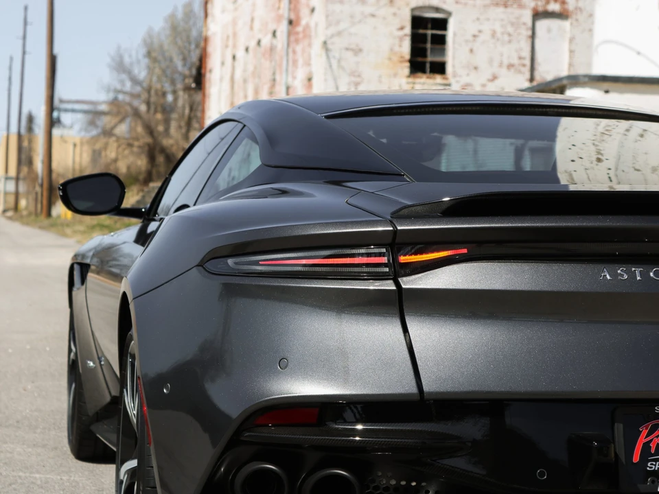 2019 Aston Martin DBS Superleggera - Image 24 of 31