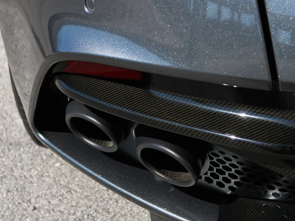 2019 Aston Martin DBS Superleggera - Image 25 of 31