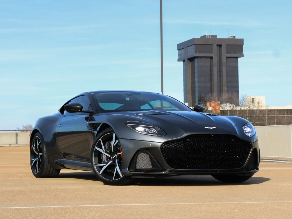 2019 Aston Martin DBS Superleggera - Image 10 of 31