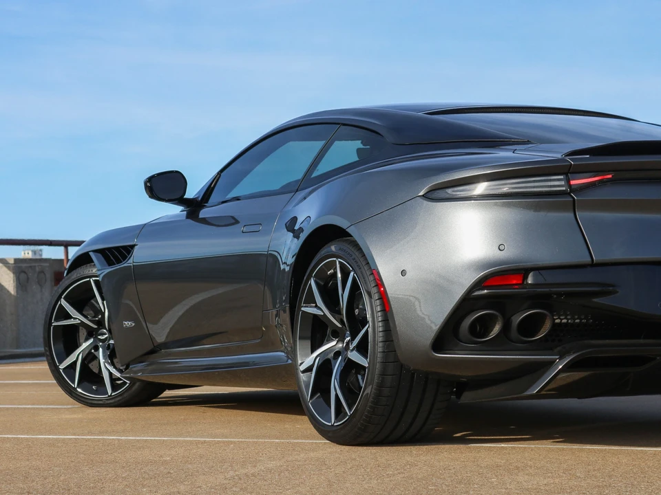2019 Aston Martin DBS Superleggera - Image 23 of 31
