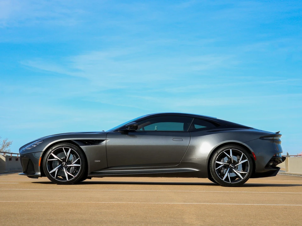 2019 Aston Martin DBS Superleggera - Image 18 of 31
