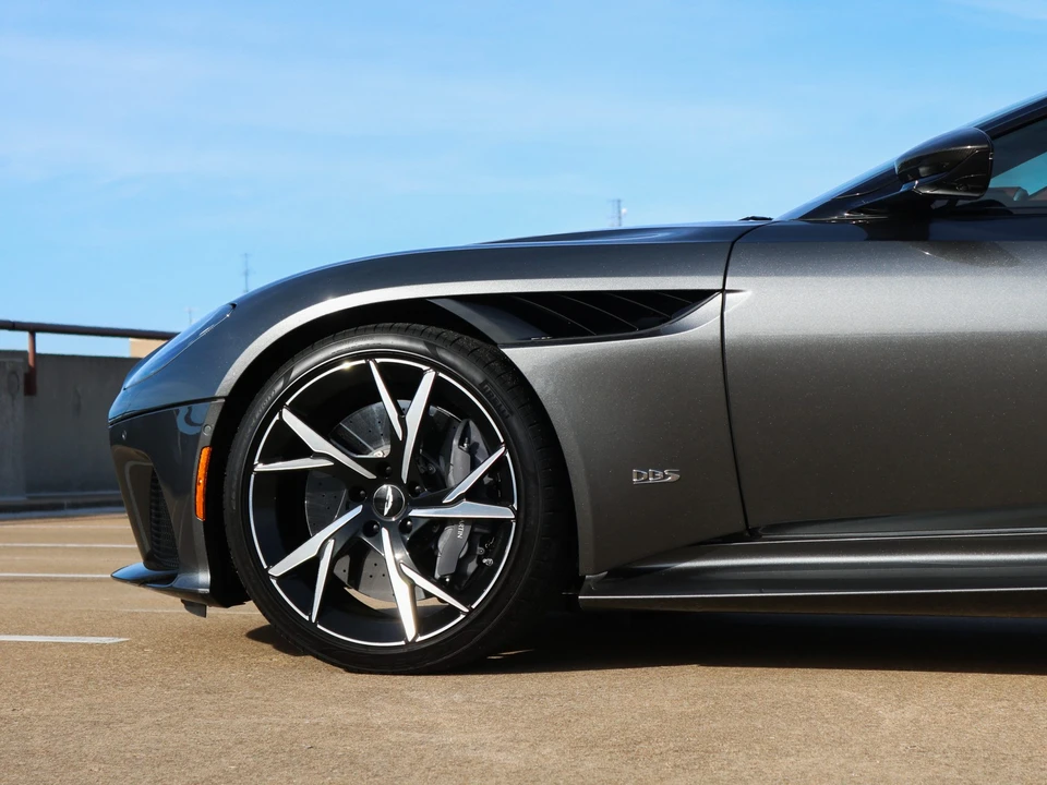 2019 Aston Martin DBS Superleggera - Image 21 of 31