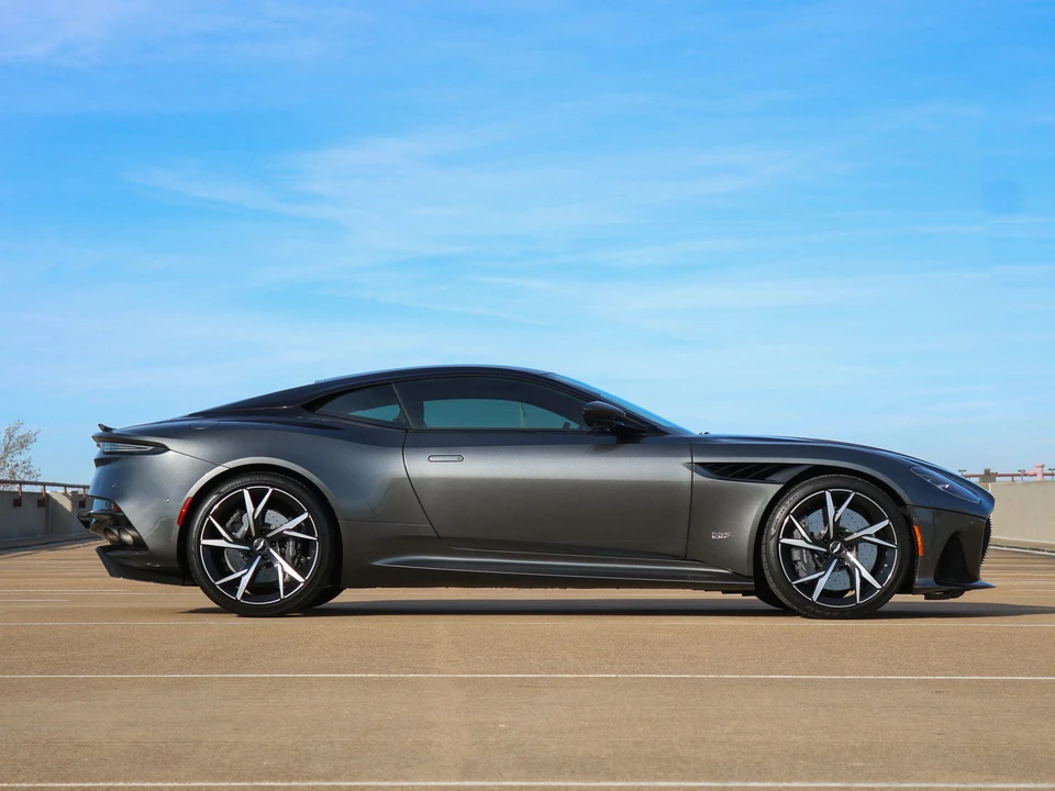 2019 Aston Martin DBS Superleggera - Image 13 of 31