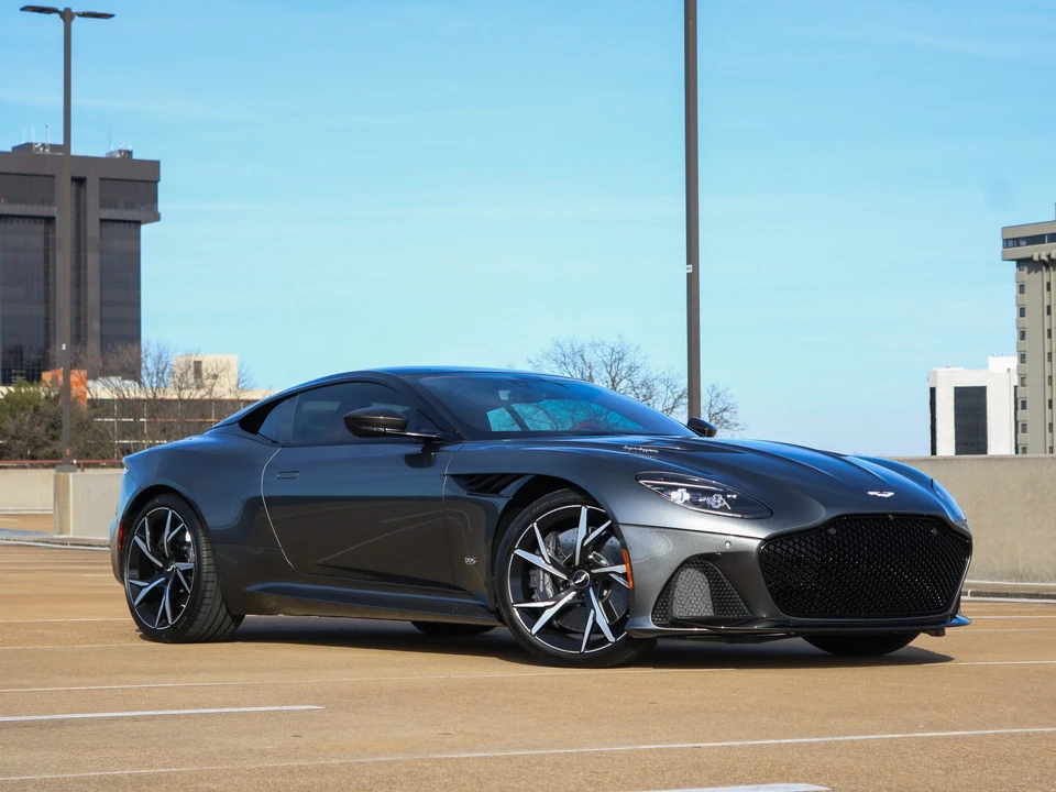 2019 Aston Martin DBS Superleggera - Image 12 of 31