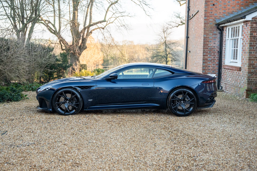 2019 Aston Martin DBS Superleggera - Image 8 of 31