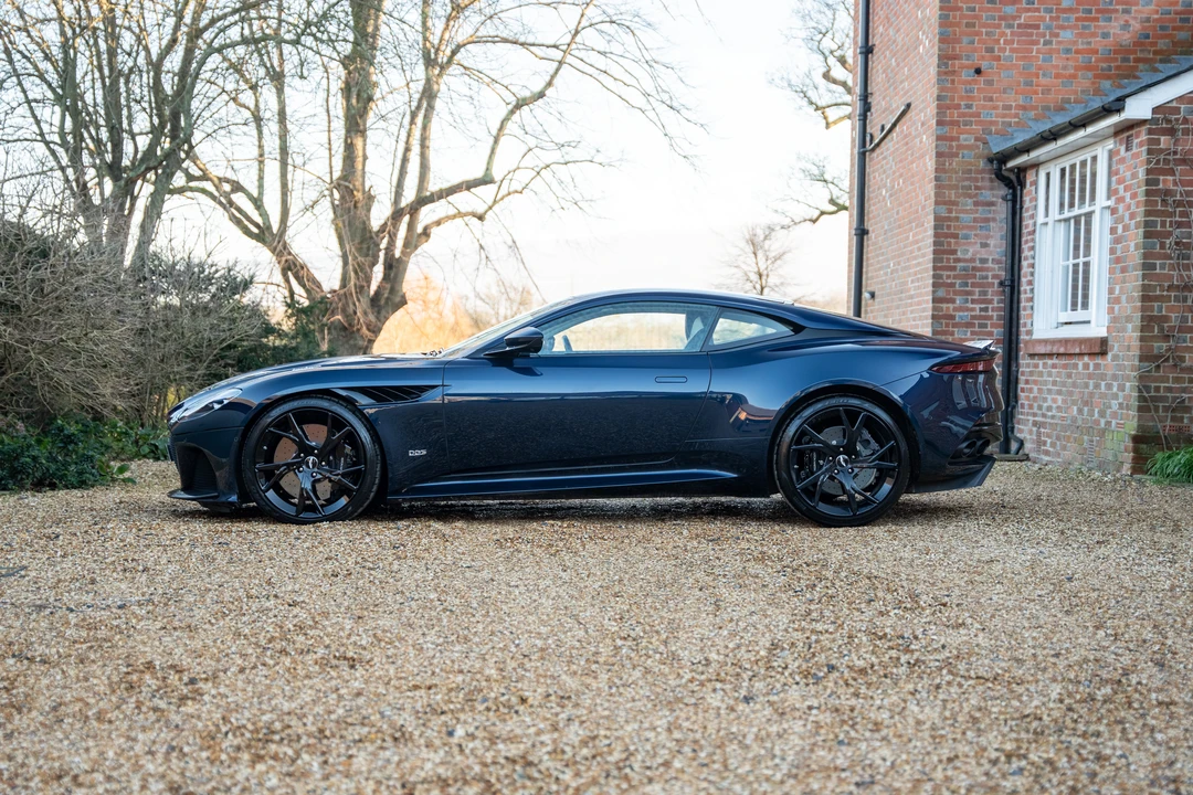 2019 Aston Martin DBS Superleggera - Image 15 of 31