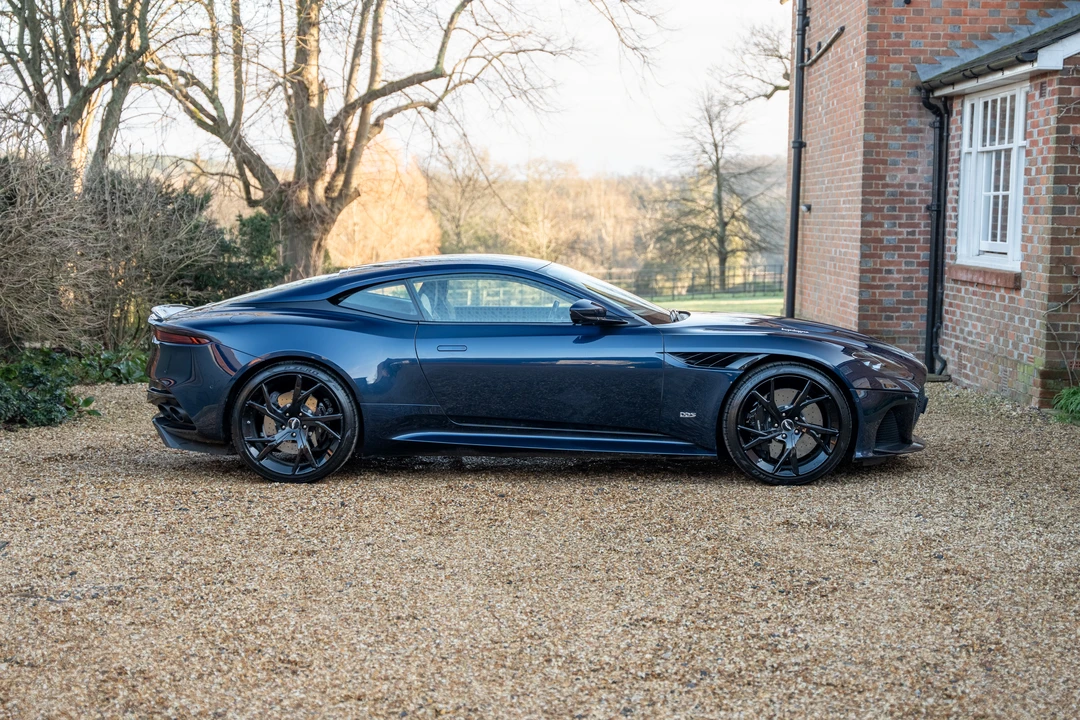 2019 Aston Martin DBS Superleggera - Image 4 of 31