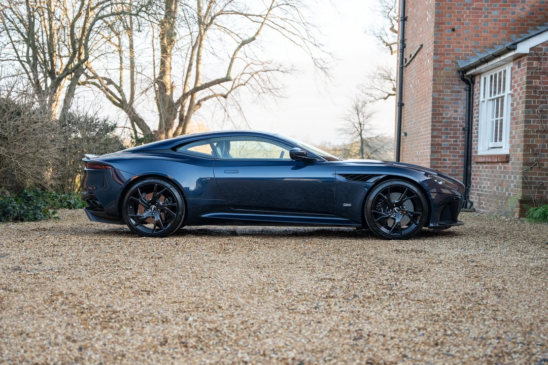 2019 Aston Martin DBS Superleggera - Image 19 of 31