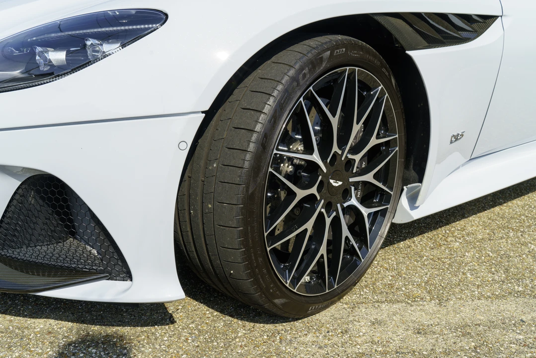 2019 Aston Martin DBS Superleggera - Image 31 of 31