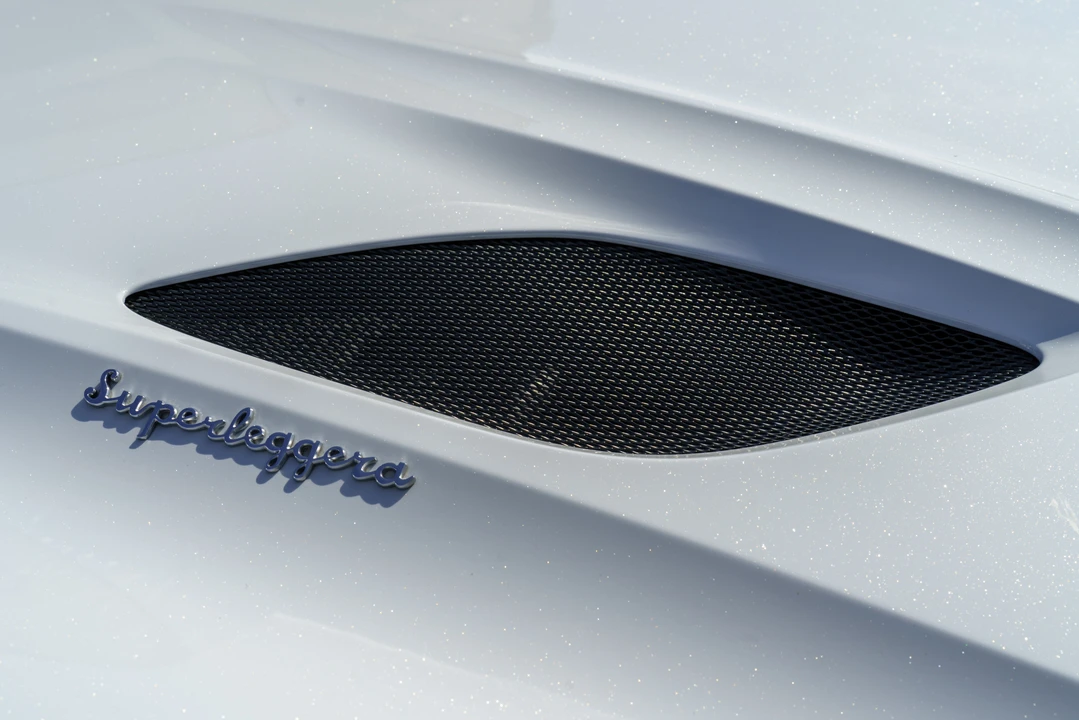 2019 Aston Martin DBS Superleggera - Image 23 of 31