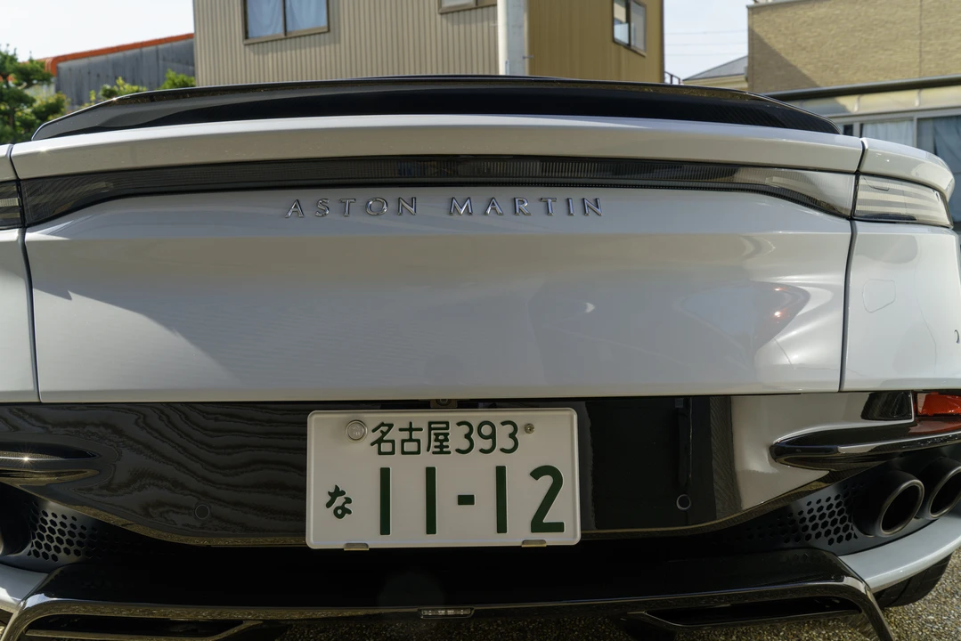 2019 Aston Martin DBS Superleggera - Image 24 of 31