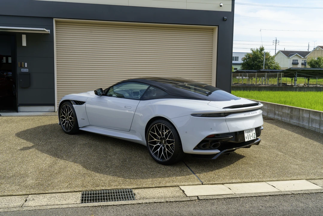 2019 Aston Martin DBS Superleggera - Image 5 of 31