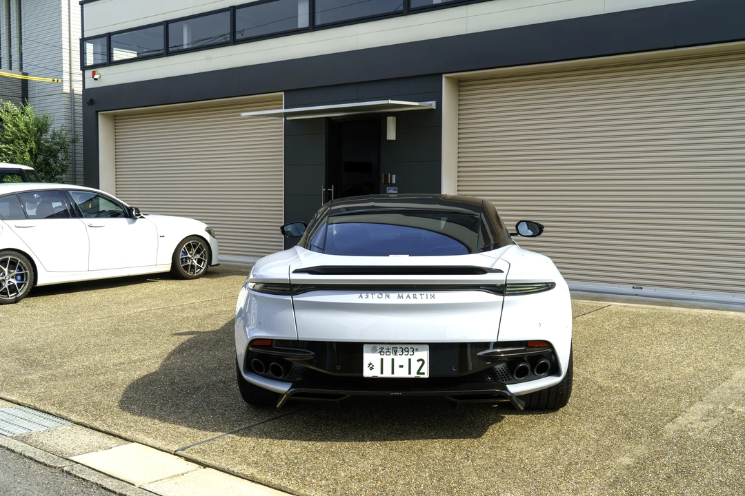 2019 Aston Martin DBS Superleggera - Image 6 of 31