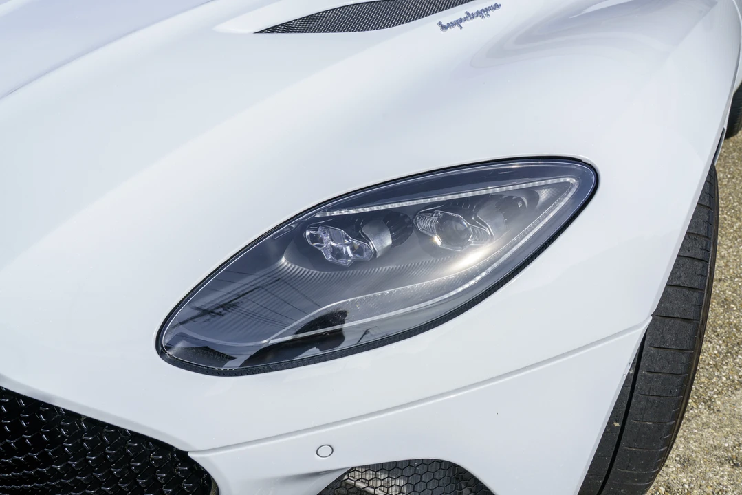 2019 Aston Martin DBS Superleggera - Image 30 of 31
