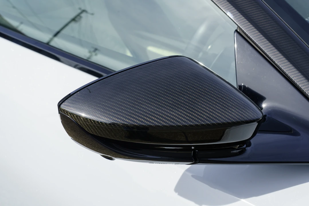 2019 Aston Martin DBS Superleggera - Image 11 of 31