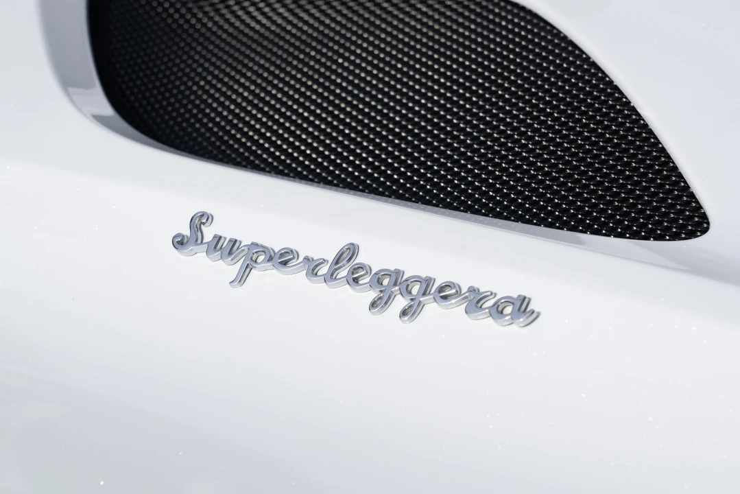 2019 Aston Martin DBS Superleggera - Image 16 of 31