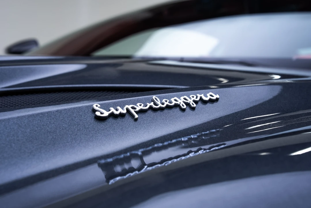 2019 Aston Martin DBS Superleggera - Image 18 of 21