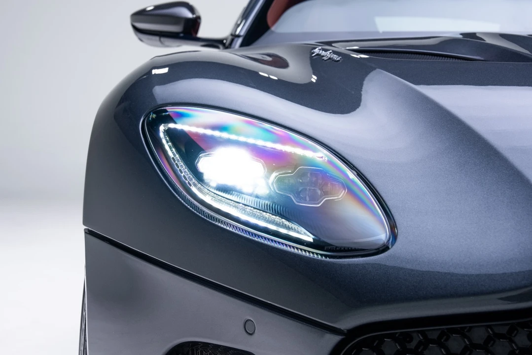 2019 Aston Martin DBS Superleggera - Image 16 of 21