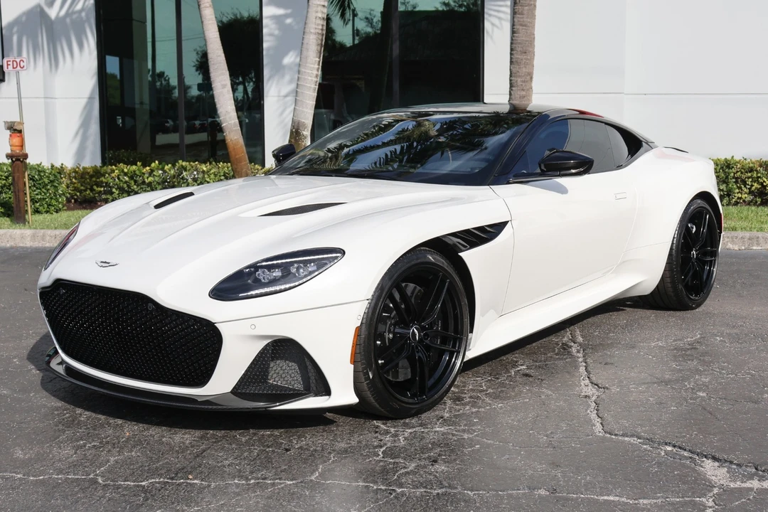 2019 Aston Martin - Image 22 of 31