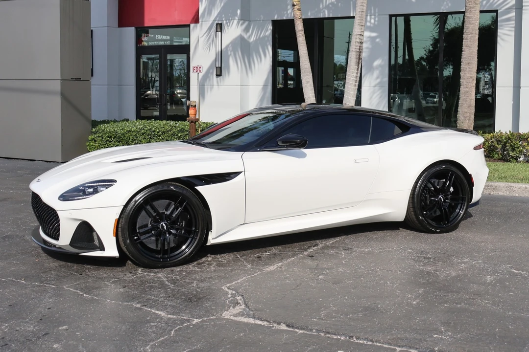 2019 Aston Martin DBS Superleggera - Image 20 of 31
