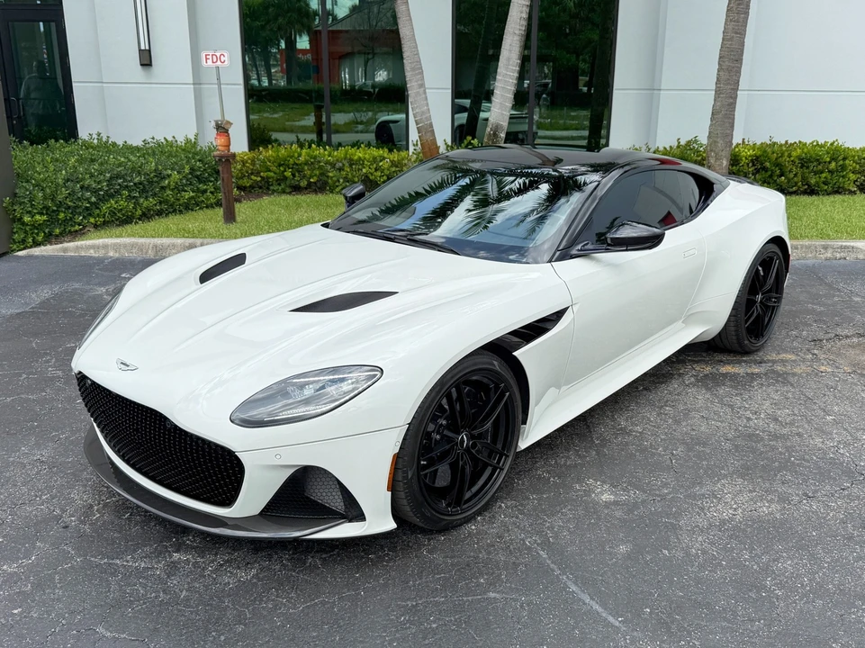 2019 Aston Martin DBS Superleggera - Image 8 of 31