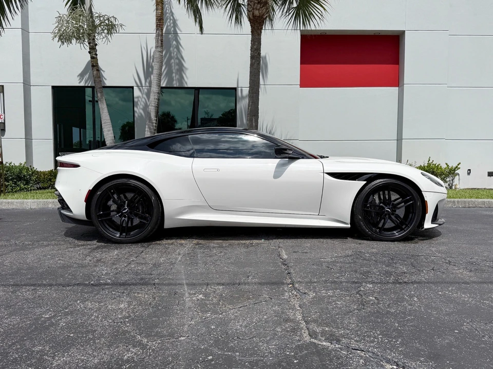 2019 Aston Martin DBS Superleggera - Image 3 of 31
