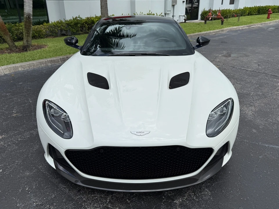 2019 Aston Martin DBS Superleggera - Image 10 of 31