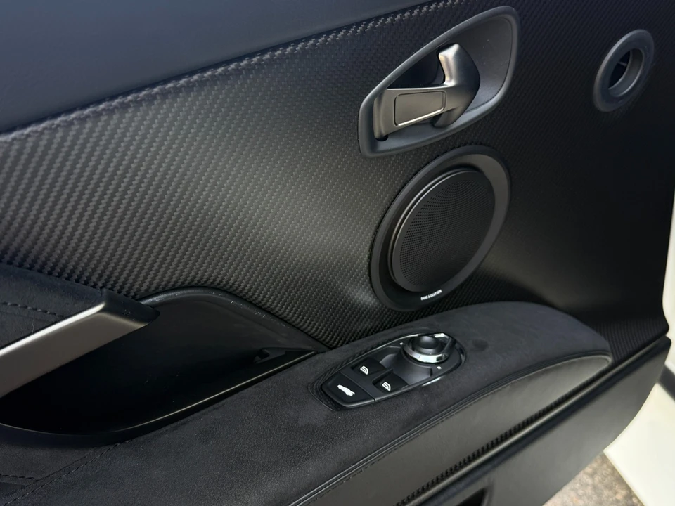 2019 Aston Martin DBS Superleggera - Image 23 of 31