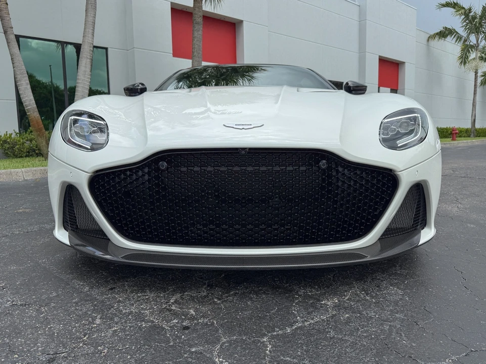 2019 Aston Martin DBS Superleggera - Image 13 of 31
