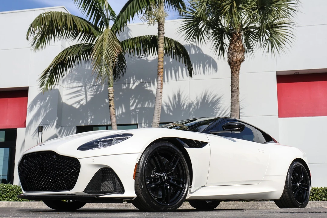 2019 Aston Martin DBS Superleggera - Image 23 of 31