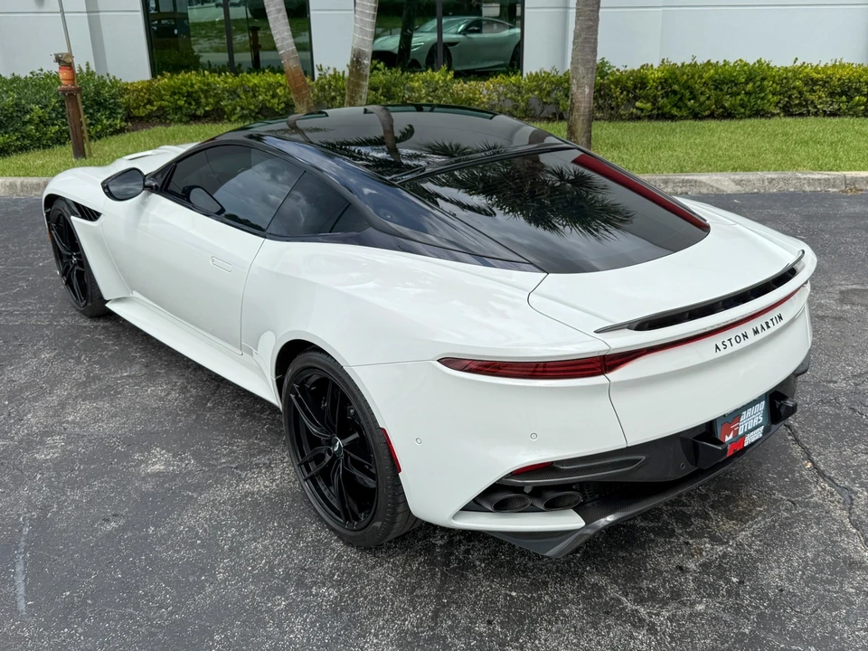 2019 Aston Martin DBS Superleggera - Image 16 of 31