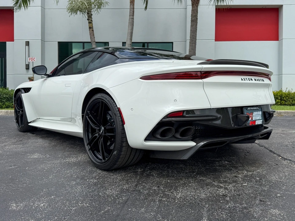 2019 Aston Martin DBS Superleggera - Image 17 of 31