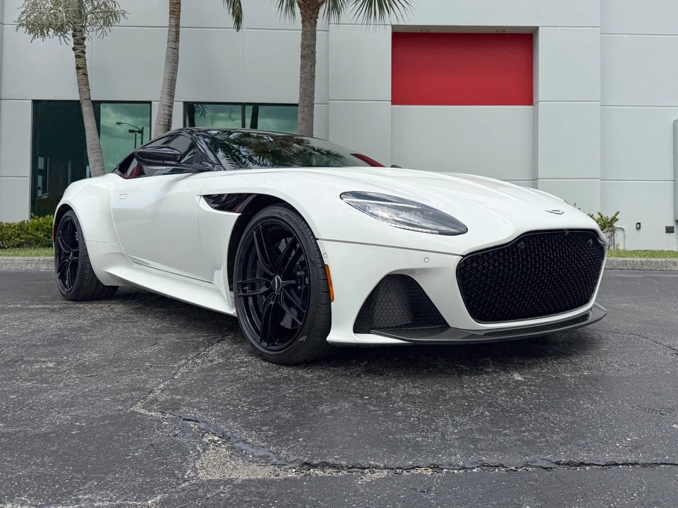 2019 Aston Martin DBS Superleggera - Image 7 of 31