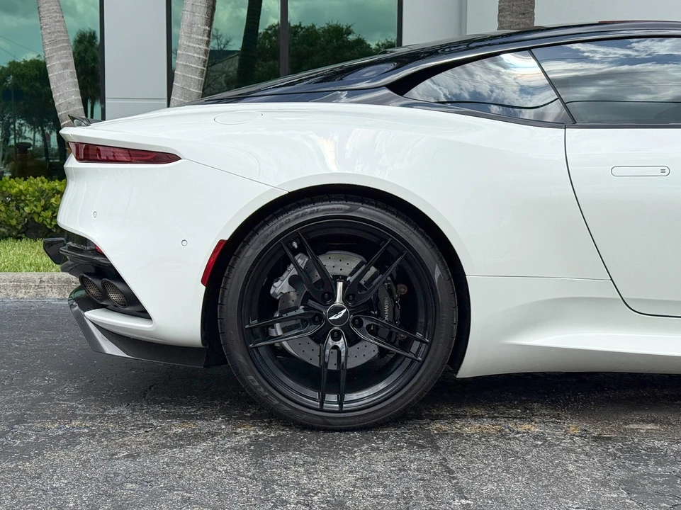 2019 Aston Martin DBS Superleggera - Image 4 of 31