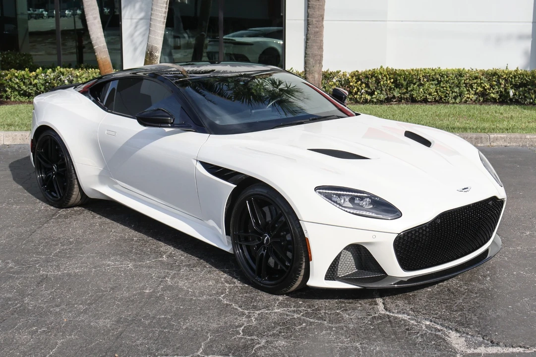 2019 Aston Martin - Image 14 of 31
