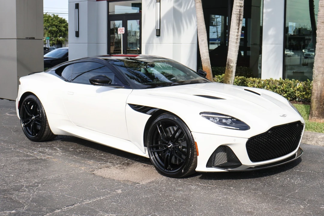 2019 Aston Martin - Image 4 of 31