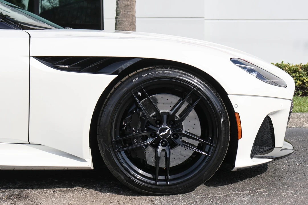 2019 Aston Martin DBS Superleggera - Image 6 of 31