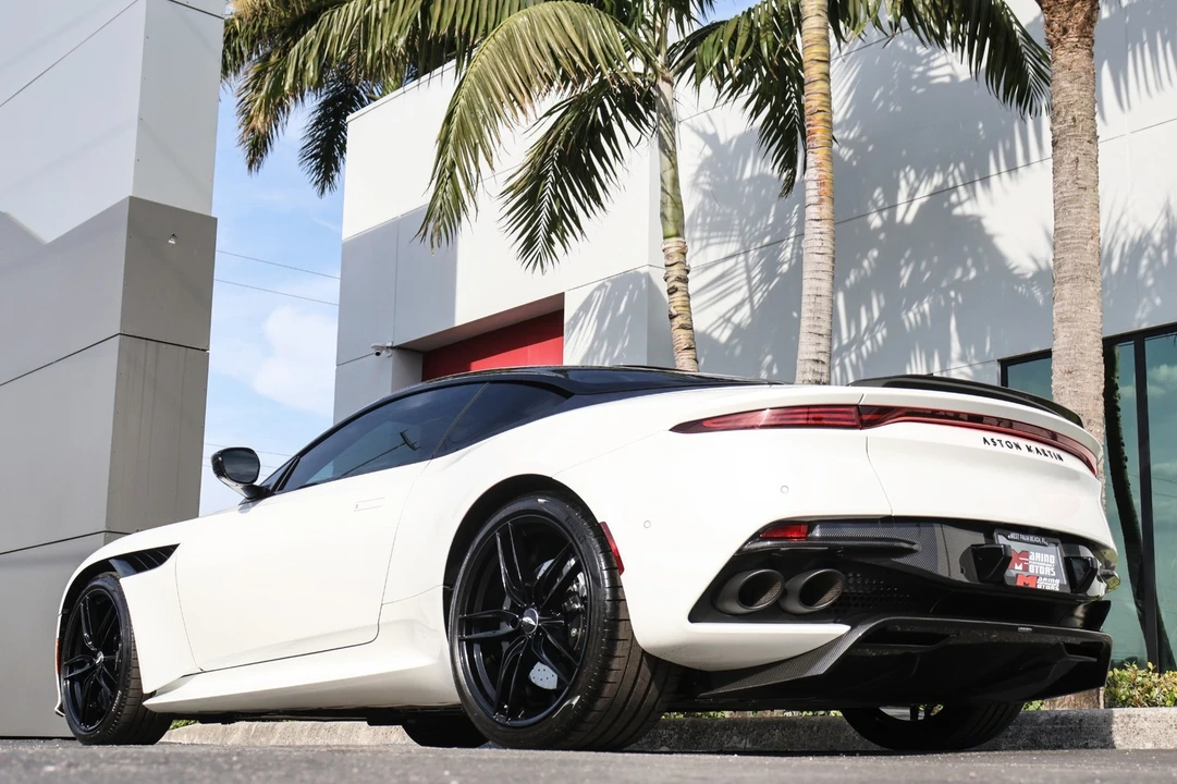 2019 Aston Martin DBS Superleggera - Image 24 of 31