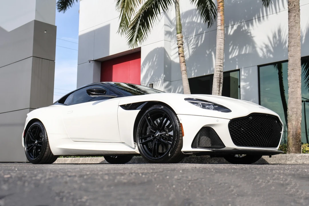 2019 Aston Martin DBS Superleggera - Image 5 of 31