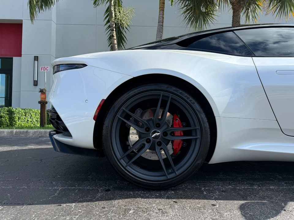 2019 Aston Martin DBS Superleggera - Image 5 of 21